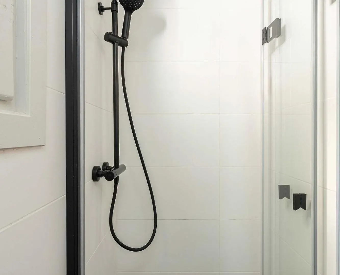 Spacious Stylish 4-Bedroom Modernist Apartment Barcelona