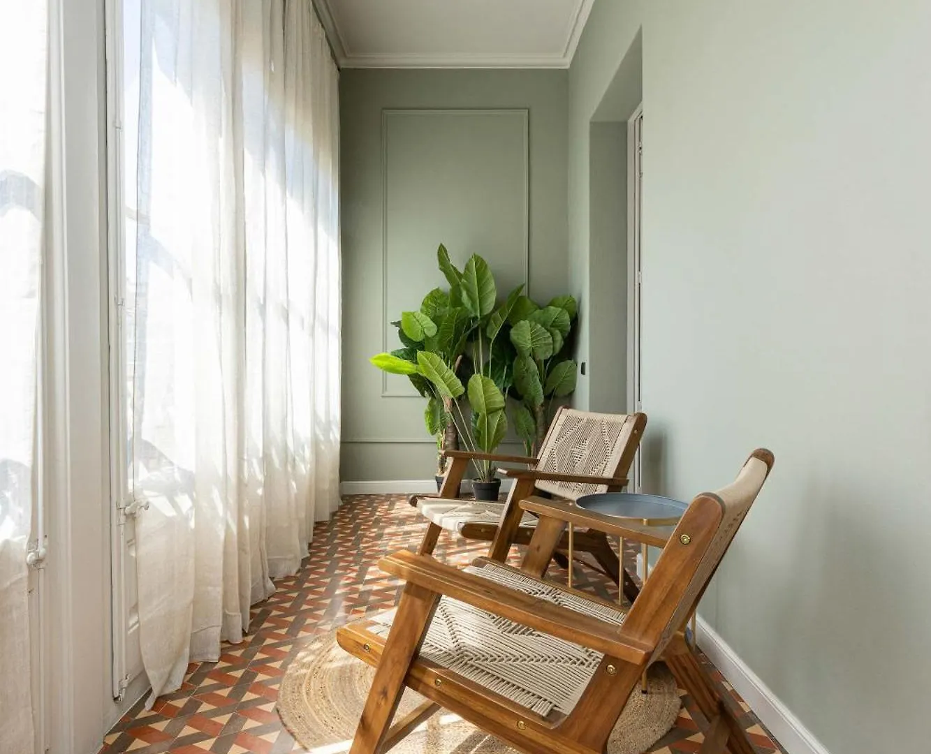 ברצלונה Spacious Stylish 4-Bedroom Modernist Apartment